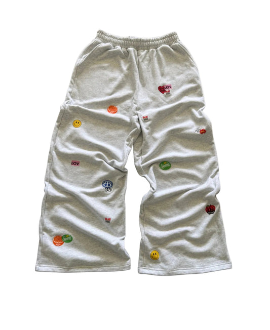 BS8 STICKER SWEATS